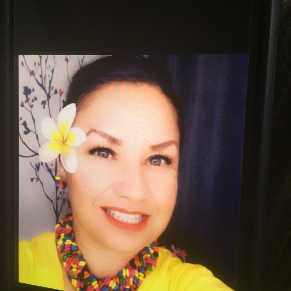 Meet your Posher, Alma